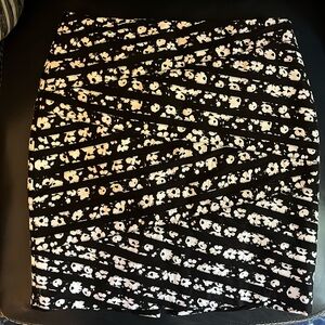 White House Black Market Pencil Skirt Size 2